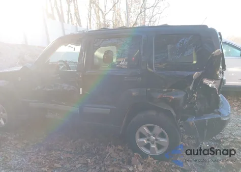 2010 Jeep Liberty Sport from USA, damaged, VIN 1J4PN2GK5AW119027